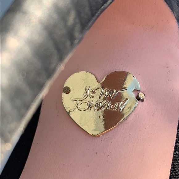 Betsey Johnson sample Laceless Spectator heels - Picture 5 of 7